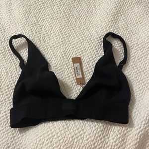 New Skims xxs black bralette.